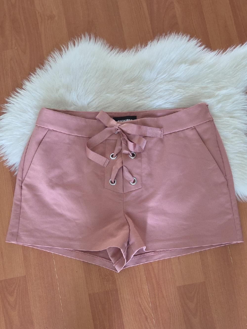Express Lace-Up Mid Rise Pink Women's Shorts Sz 6